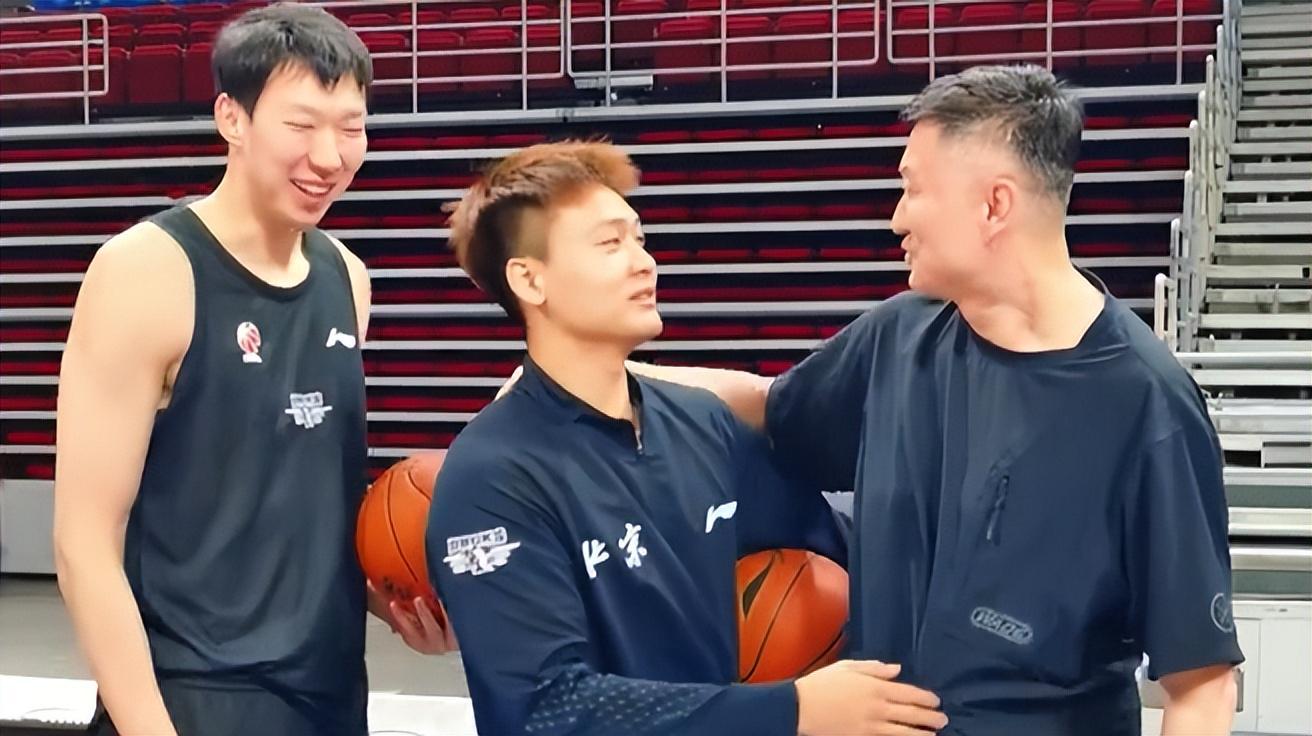 易倍体育官方网站-大魔王18+8淘汰广东！崔永熙拖后腿,徐杰被打回原形,杜锋争冠梦碎